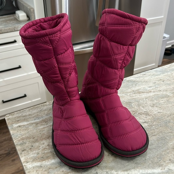 LLBean Womens Fleece Lined Quilted Slipper Boot 8 magenta pull on - Picture 1 of 11